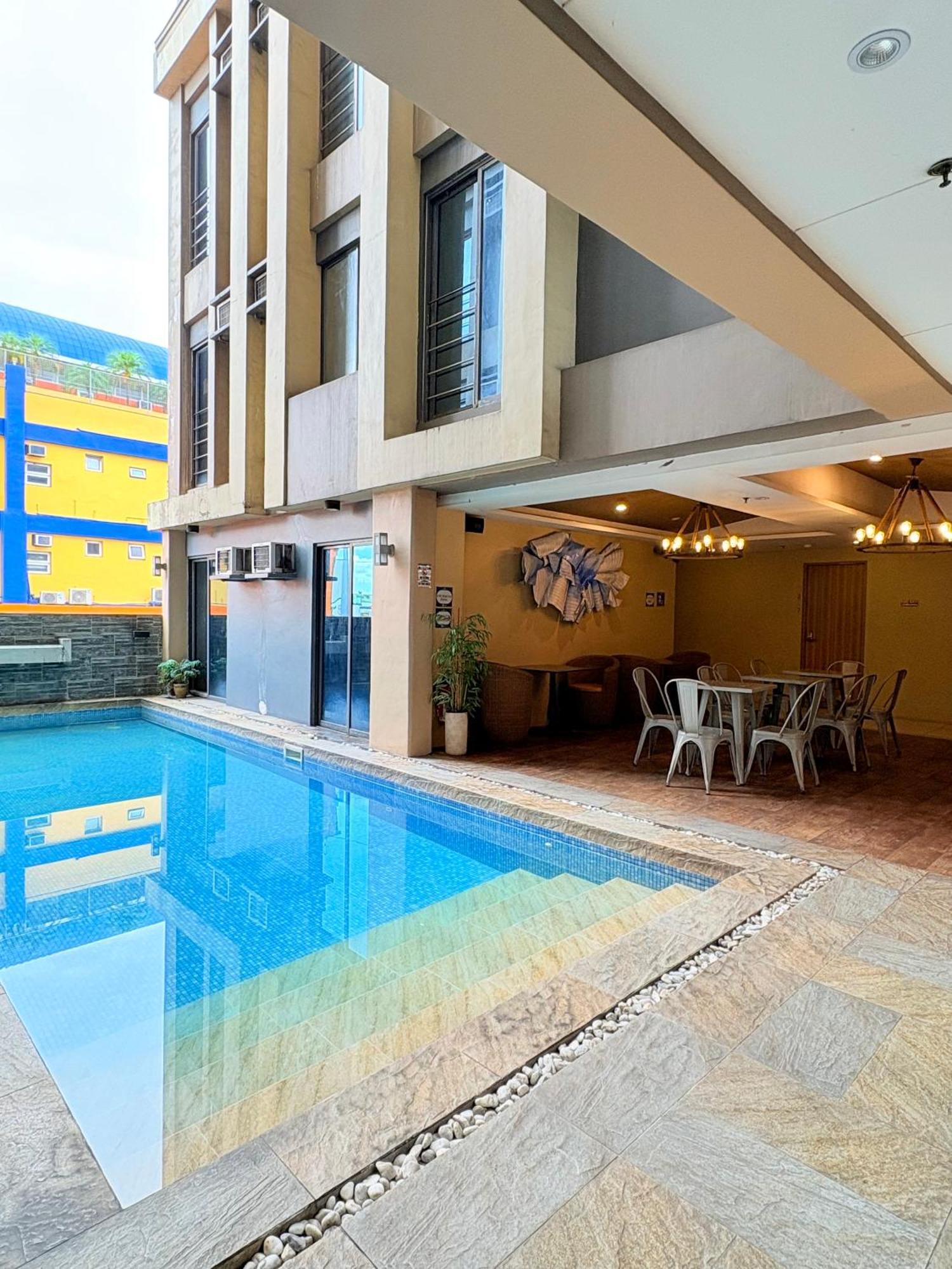 Pacific Park Hotel Quezon City Eksteriør billede