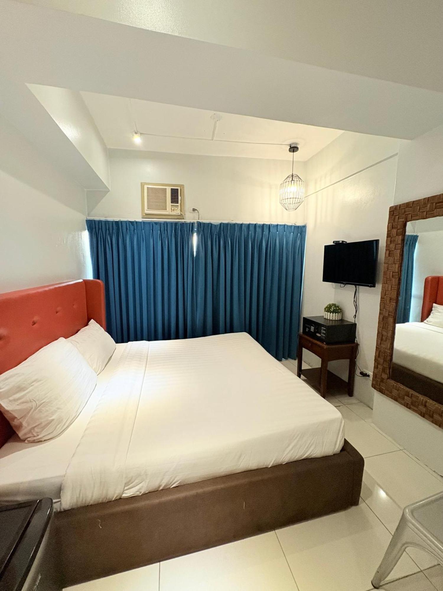 Pacific Park Hotel Quezon City Eksteriør billede