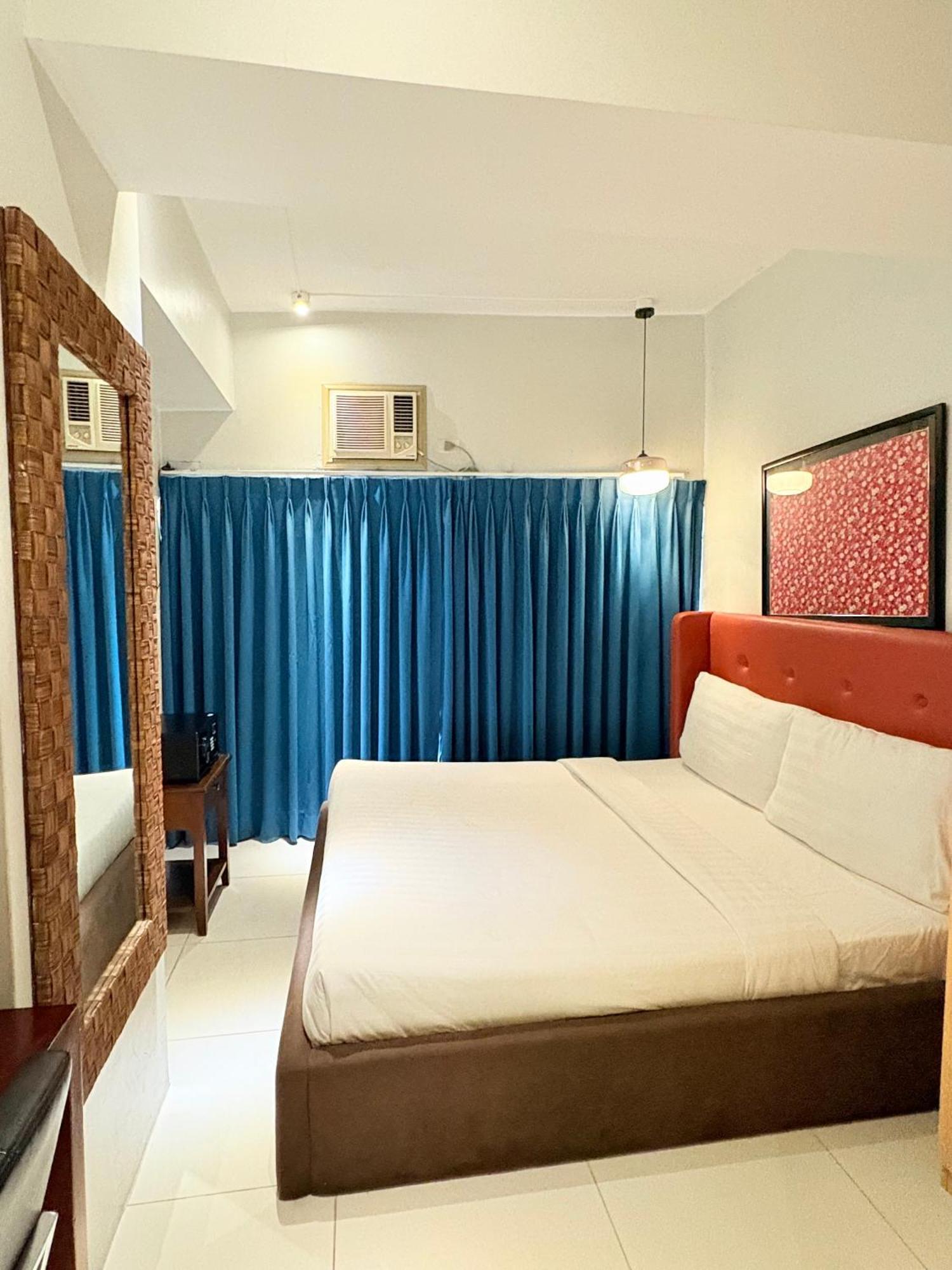 Pacific Park Hotel Quezon City Eksteriør billede
