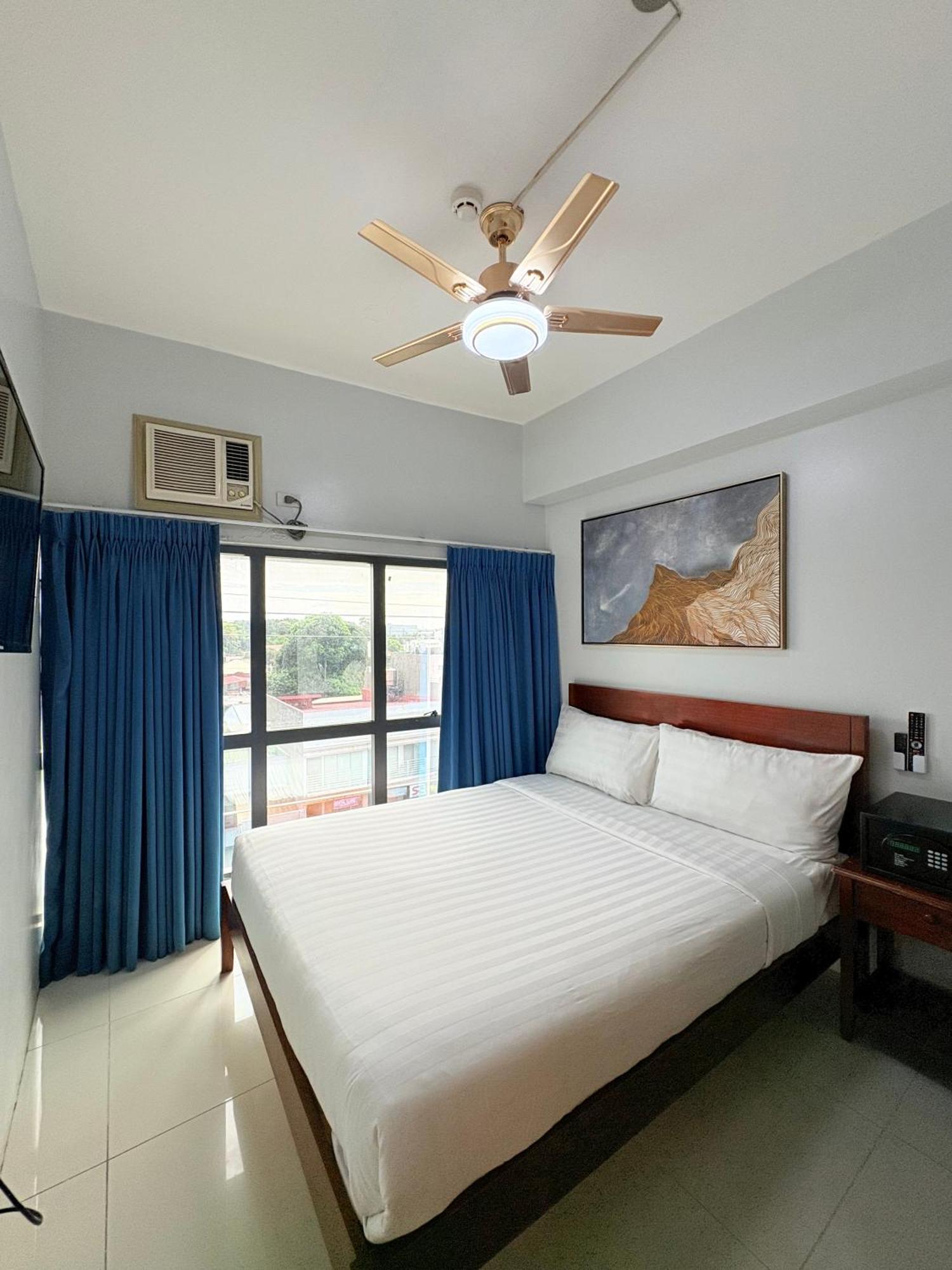 Pacific Park Hotel Quezon City Eksteriør billede