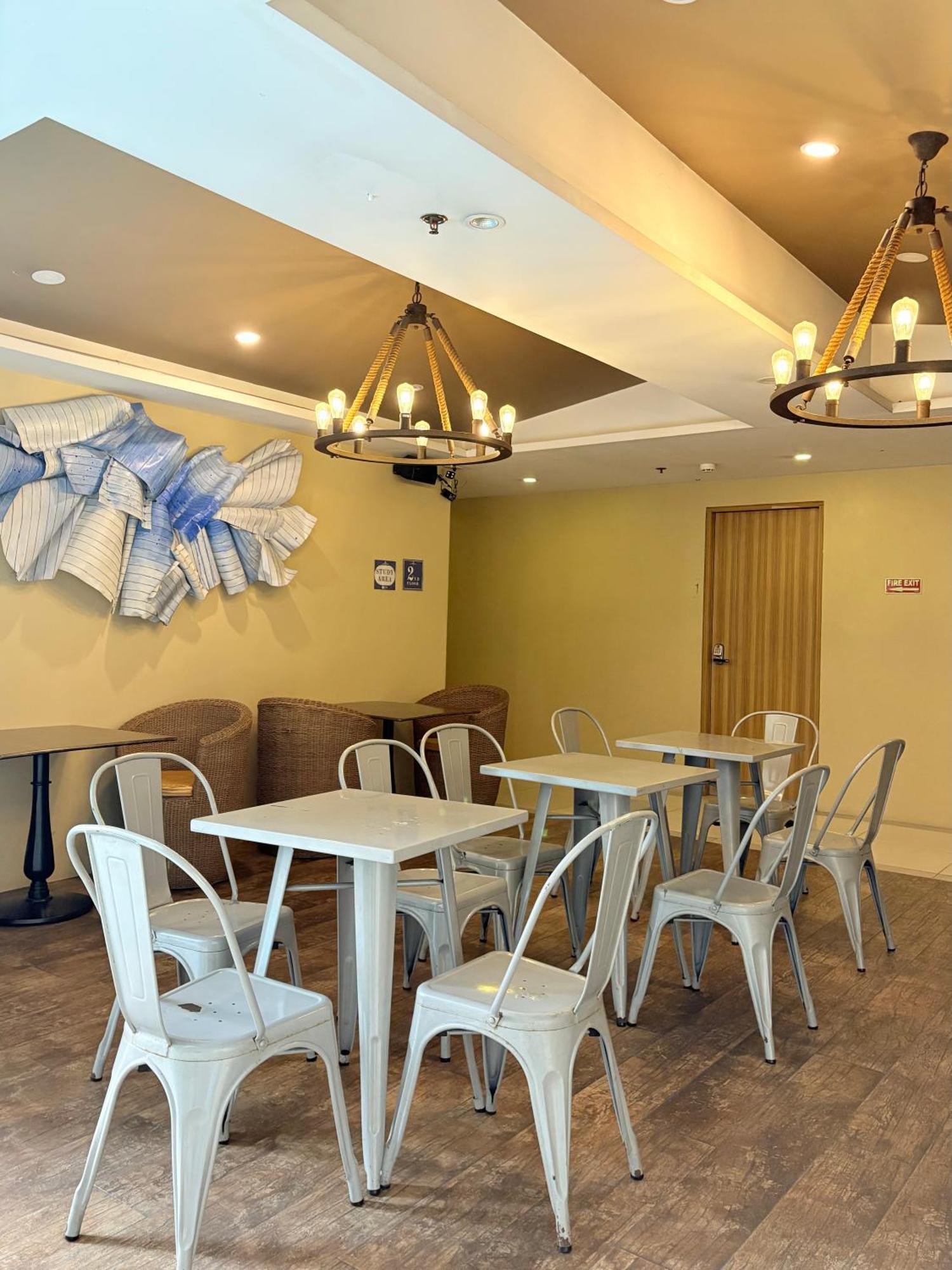 Pacific Park Hotel Quezon City Eksteriør billede