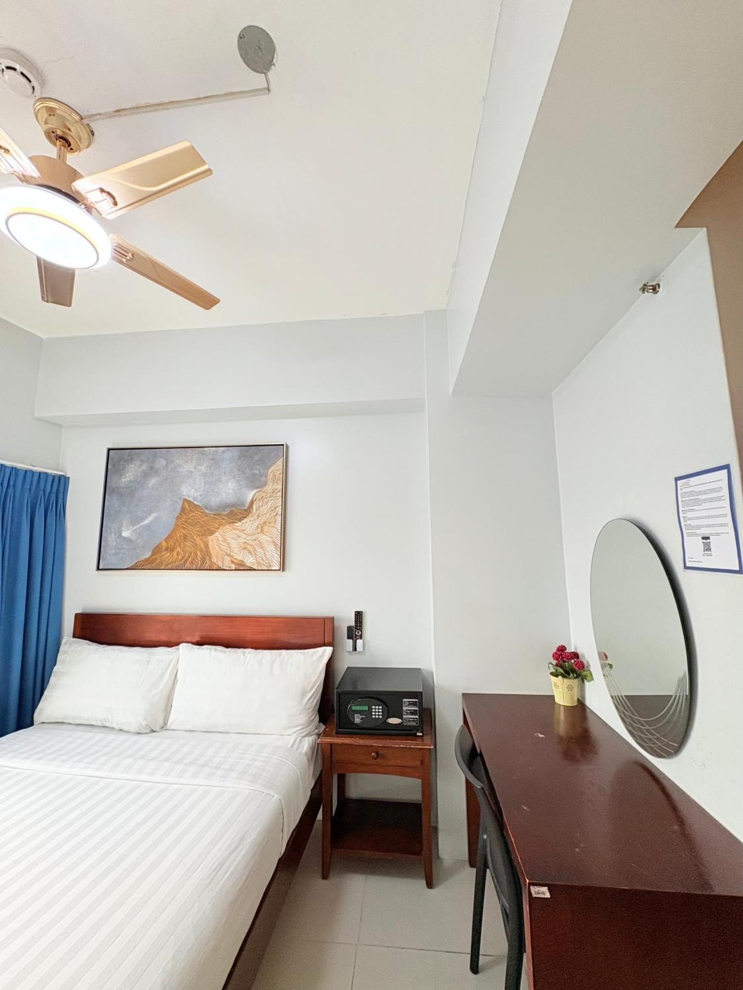 Pacific Park Hotel Quezon City Eksteriør billede