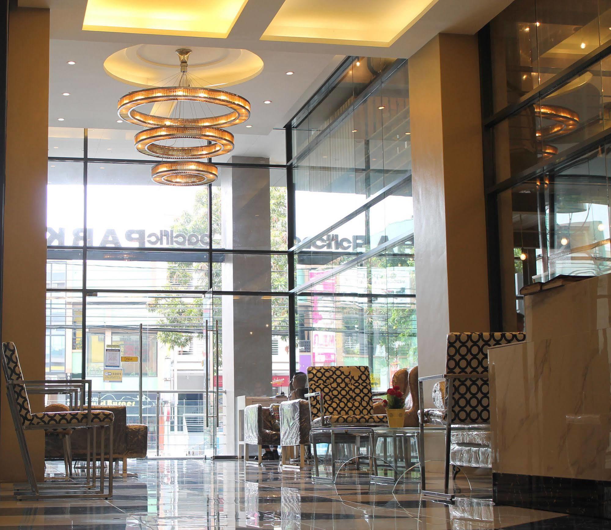 Pacific Park Hotel Quezon City Eksteriør billede